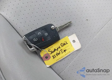 2021 Volkswagen Tiguan 2.0T Se/2.0T Se R-Line Black/2.0T Sel from USA, damaged, VIN 3VV2B7AX8MM145802